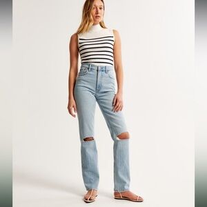 A&F 90’s Straight Ultra High Rise Jeans - 27/4 Regular